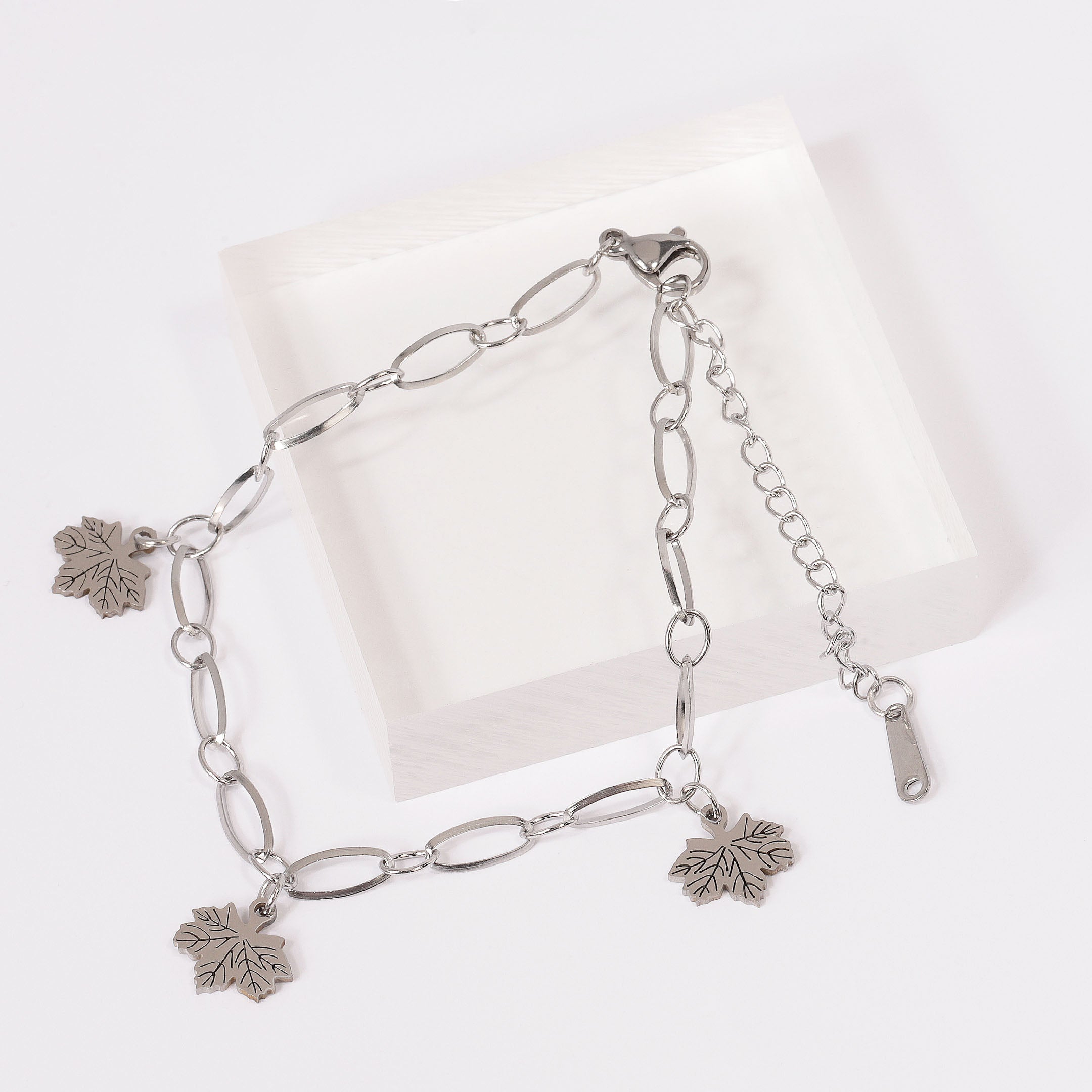 Leaf Charm Chain Bracelet