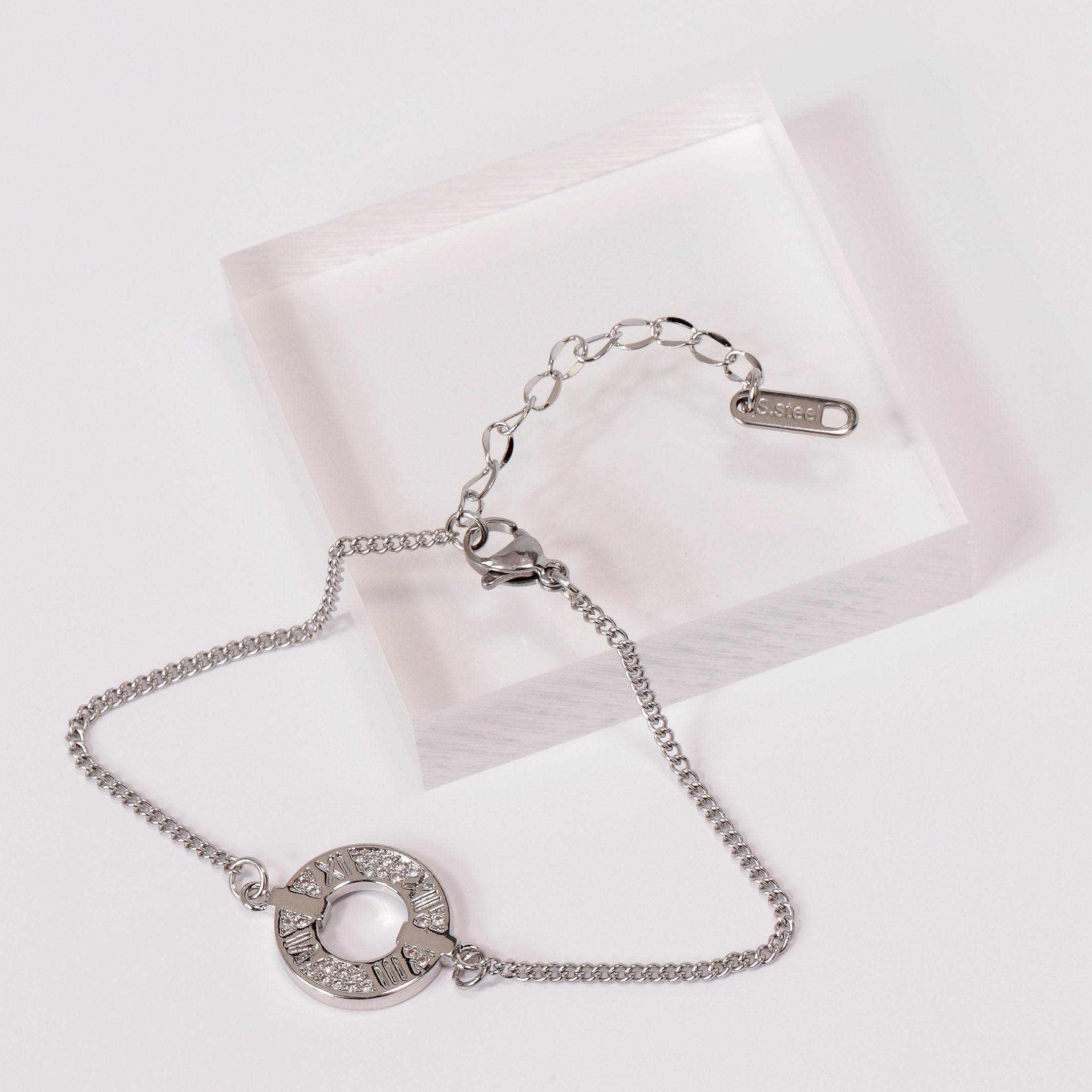 Roman Numeral Round Decor Bracelet